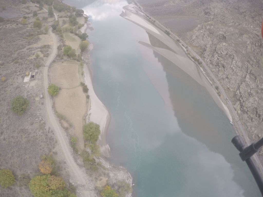 Letecký snímek - část říčního údolí